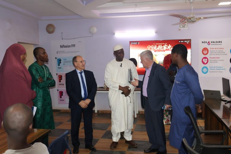 Visite Délégation LNTPB accompagné par le DG et la délégation algérienne dont le Directeur Du CCTP et du Directeur du laboratoire